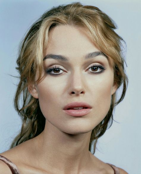 Kira Knightly, Kira Knightley, Elisabeth Swan, Keira Knightley Hair, Keira Knightley Style, Kiera Knightly, Keira Knightly, Celebrity Faces, Keira Knightley