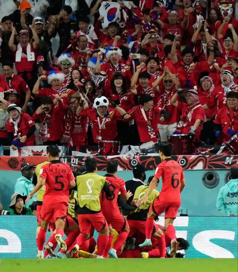 South Korea’s team in front of supporters. Scenes! Photograph: Jose Breton/NurPhoto/Shutterstock Korean Soccer, Korea Soccer, Team Wallpaper, World Cup 2022, Fifa World Cup, Football Team, Fifa, World Cup, South Korea