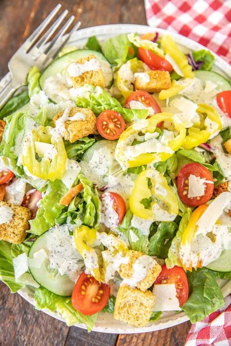 Homemade Creamy Italian Dressing, Creamy Italian Dressing, Salad Romaine, Sliced Banana, Banana Peppers, Favorite Salad, Homemade Lasagna, Plain Chicken, Meatless Dinner