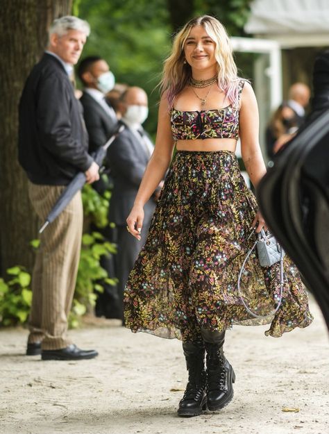 Florence Given Outfit, Florence Pugh Paparazzi, Florence Pugh Body Type, Florence Pugh Dress, Florence Pugh Fashion, Florence Pugh Outfits, Florence Pugh Street Style, Florence Pugh Style, Florence Pugh Aesthetic