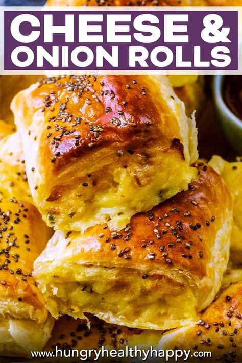 Cheese Onion Rolls, Cheese And Onion Rolls Recipe, Sausage Roll Ideas, Cheese And Onion Rolls, Vegetable Sausage Rolls, Cheese And Onion Puff Pastry, Cheese And Onion Sausage Rolls, Sausage Pastry Puff, Onion Rolls Recipe