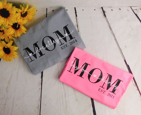 Mommy Shirt, Diy Gifts For Mom, Custom Tshirt, Mommy Shirts, Kids Names, Christmas Mom, Christmas Gifts For Mom, Mom Birthday, Mom Birthday Gift