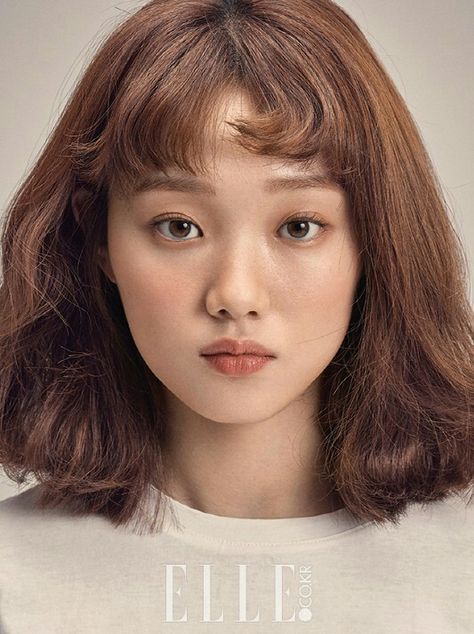 Kim Bok Joo / Korean actress Lee Sung Kyung, Elle Korea, Sung Kyung, Lee Sung, Bangs, Hair, White