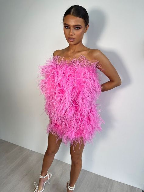 Pink Ostrich Feather Dress, Hot Pink Birthday Outfit, Pink Birthday Party Outfit, Jungle Disco, Pink Feather Dress, Wardrobe Uk, Ostrich Feather Dress, Artsy Clothes, Hot Pink Birthday