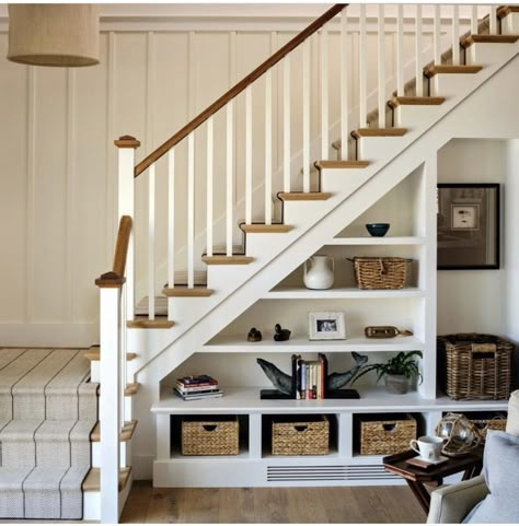 Minimalist Stairs, Stairway Storage, Stairs Makeover Design, Under Stairs Nook, Under Stairs Storage Solutions, Room Under Stairs, Space Under Stairs, Stair Nook, تحت الدرج