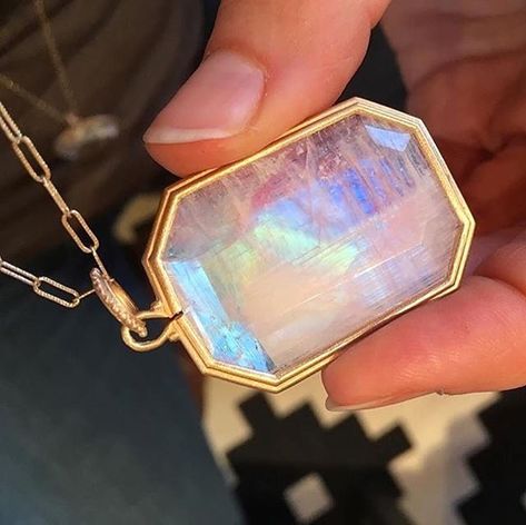 Hey insta friends! The Jupiter-Mercury square might create a predisposition toward hasty action caused by confusion today!  Wear your #Moonstone to get connected to your heart & postpone making any major decisions! Portrait Necklace, Bridal Jewelry Collection, Clover Necklace, Emerald Necklace, 14k Gold Necklace, Moonstone Necklace, Moonstone Jewelry, Quartz Necklace, Precious Gemstones