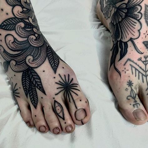 Grime Tattoo, Floral Foot Tattoo, Back Of Leg Tattoos, Carnation Tattoo, Toe Tattoos, Father Tattoos, Free Hand Tattoo, Beauty Marks, Handpoke Tattoo