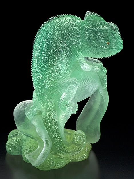 Gem Carving, Stone Animals, Carved Gemstones, Gemstone Carving, Gemstone Art, Makeup Rooms, Art Carved, Stone Sculpture, Jade Carving