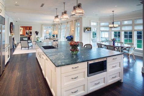 Must have that island! Large Kitchen Layouts, Large Kitchen Island Designs, Elegant Kitchen Island, Large Kitchen Design, Large Kitchen Sinks, Kitchen Island With Sink, Kitchen Tech, Kitchen New York, Huge Kitchen