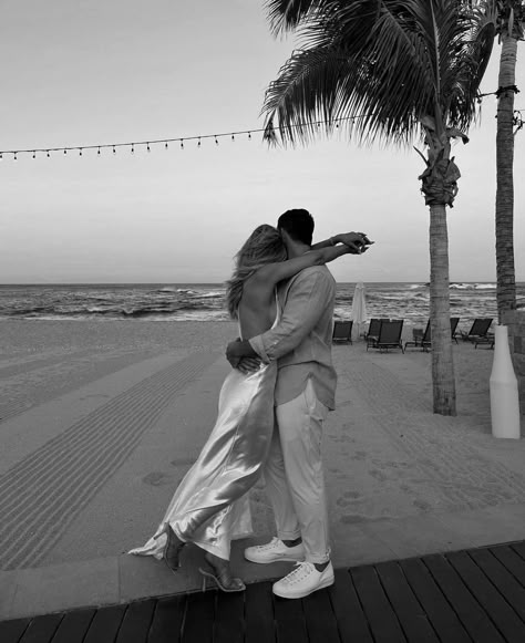 Summer Couples, Boyfriend Photos, The Love Club, Photo Couple, Beach Poses, Couple Shoot, Couple Aesthetic, Cute Couple Pictures, Cute Couples Goals