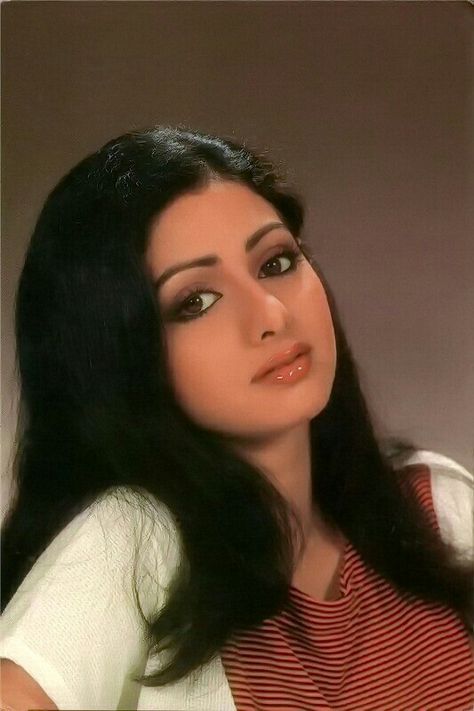 Sridevi Sri Devi, Retro Bollywood, Vintage Bollywood, Bollywood Actors, Bollywood Celebrities, Photography Women, Indian Beauty Saree, India Beauty, Beauty Photography