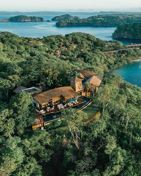 Papagayo Costa Rica, Costa Rica Luxury, Costa Rica Resorts, The Pacific Ocean, Become A Millionaire, Four Seasons Hotel, Millionaire Lifestyle, South Of France, Luxury Resort