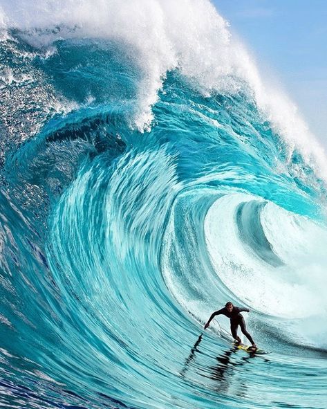 Did you know the longest surf ride ever recorded was 3 hours and 55 minutes? How cool but how exhausting! #PhotosNotPasswords Caribbean Tattoo, Alana Blanchard, Big Wave Surfing, Surfing Pictures, Ocean Surf, Surfing Photography, Burton Snowboards, Surf Life, Skateboard Art