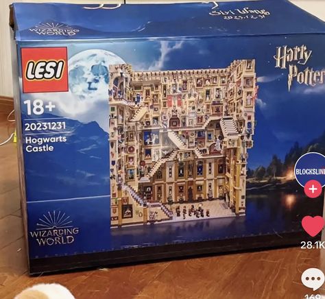 Disney Lego Sets, Harry Potter Castle, Harry Potter Lego Sets, Harry Potter Items, Festa Harry Potter, Gay Harry Potter, Harry Potter Merchandise, Lego Creative, Harry Potter Headcannons