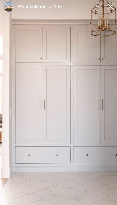 Wardrobe Design Bedroom Modern, Modern Wardrobe Design, Wardrobe Design Ideas, Armoire Entree, Bedroom Built In Wardrobe, Bedroom Cupboard, Mudroom Laundry Room, Mudroom Design, Build A Closet