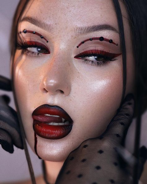 Dracula Halloween Costume, Countess Dracula, Vampire Makeup Looks, Freckle Pen, Creative Halloween Makeup, Devil Makeup, Artsy Makeup, Setting Mist, Rhinestone Makeup