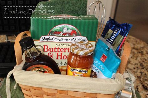 Breakfast Gift Basket, Diy Gift Basket, Memorial Day Foods, Creative Gift Baskets, Breakfast Gift, Christmas Gift Baskets Diy, Easy Sheet Pan Dinners, Winter Wellness, Pot Dinners