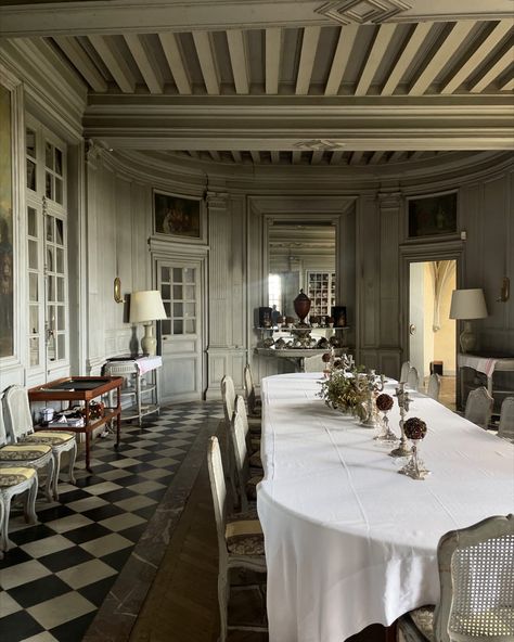 My favorite dining room @chateau_de_louye 🤍 #antiquedining #chateau #frenchateau #antiquetable #maisonfete French Chateau Interiors, Chateau Interior, Interior Dining Room, Harlequin Floors, European Country Home, French Country Chateau, French Kitchens, Chateaux Interiors, Collected Interiors