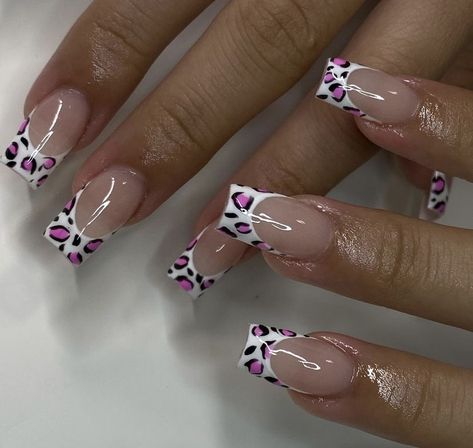 Pink Cheetah Print French Tip Nails, Nail Inspo Animal Print, Cheetah Print Nails Pink, Pink Leopard Print Nails, Cheetah Print Nails, Hard Nails, Leopard Print Nails, Girly Acrylic Nails, Summery Nails