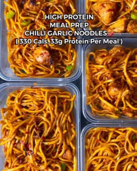 Meal Preparation on Instagram: "1️⃣ or 2️⃣? Which #mealprep noodle recipe by @zack.chug would you try?👇🏼 1️⃣ HIGH PROTEIN MEAL PREP CHILLI GARLIC NOODLES🌶 (330 Cals, 33g Protein, 8g Fat, 30g Carbs per meal) The ingredients used in this is to make one big meal prep to then portion equally into 5 servings for the week ‼️ - Fridge up to 3 days or freeze up to 3 months🥶 • Add Minced Garlic, Chilli Flakes & 80ml Light Soy Sauce to a bowl 🥣 •then 600g Raw diced Chicken Breast and mix it all toget Freezable Meal Prep, Zack Chug, Mealprep Recipe, 600 Calorie Meals, Chilli Garlic Noodles, Protein Meal Prep, Bedroom Inspirations Minimalist, Lunch Prep, High Protein Meal