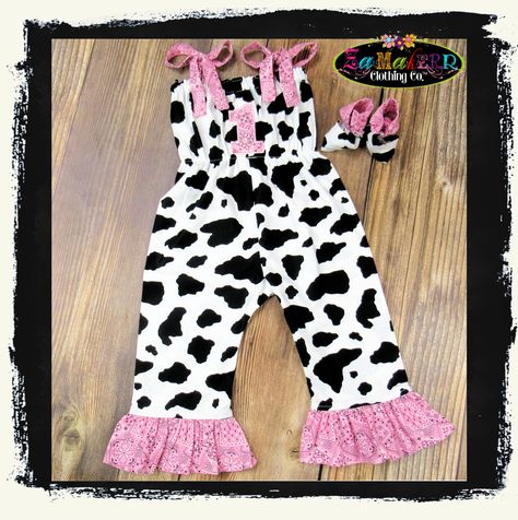 First Rodeo Outfit Girl, Pink Cowgirl First Birthday, First Rodeo Birthday Party Girl Outfit, My First Rodeo Birthday Girl Outfit, My First Rodeo Outfit, Cow Print Smash Cake, 1st Rodeo Birthday Party Girl, Birthday Outfit Cowgirl, First Rodeo Birthday Cake