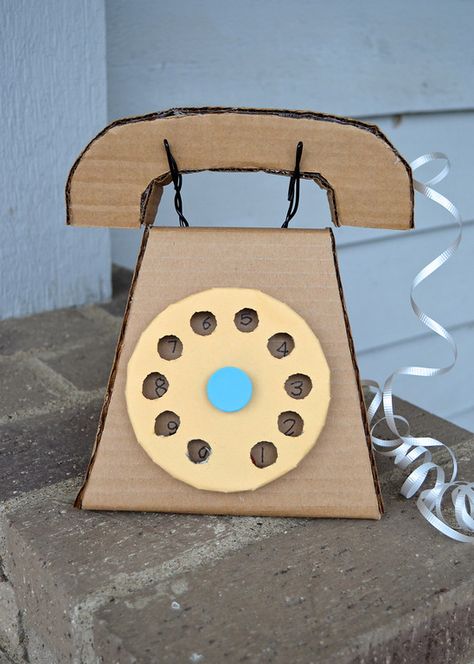 ikat bag: Cardboard Telephone Diy Crafts For School, Telephone Vintage, Cardboard Crafts Diy, Cardboard Box Crafts, Diy Upcycling, Diy Gifts For Boyfriend, Diy Cardboard, Upcycled Crafts, Cardboard Crafts