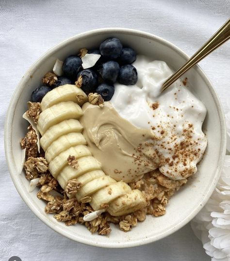 Protein Porridge, Oats Protein, Yoghurt Bowl, Plant Milk, Vegan Cream, Healthy Food Inspiration, Happy Monday Everyone, Healthy Food Dishes, Vegan Cream Cheese