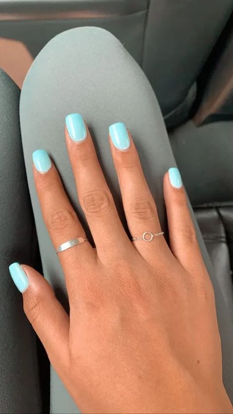 Trending and Gorgeous: 25 August Nail Colors for a Stunning Look Nails Ideas August 2024, End Of Summer Nail Colors, August Toenails Colors, August 2024 Nail Trends, August Pedicure Colors, August Nail Colors 2024, August Gel Nails, August Nail Colors, Neon Pink Nails