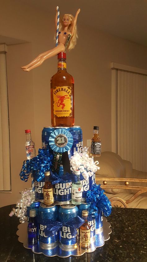 21st birthday beer cake made for boyfriends birthday! #21 #beercake #birthday Pepsi Cake, 21st Birthday Gifts For Guys, 21st Birthday Gifts For Boyfriend, 21st Birthday Beer Cake, 21st Birthday Cake For Guys, Boyfriends 21st Birthday, 21st Birthday Boy, Beer Cakes, Birthday Present Diy