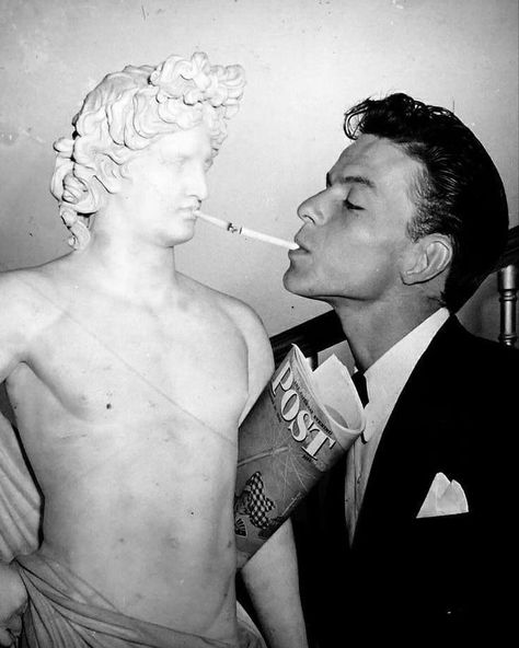 Frank Sinatra smoking a cigarette with a statue, 1943 Frank Sinatra Wallpaper, Frank Sinatra Art, Frank Sinatra Poster, 60s Glamour, Cinema Art, Parisian Vibes, Ralph Macchio, Frank Sinatra, Just Girl Things