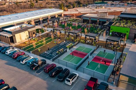 Pickleball Court Design, Pickle Ball Courts, Chicken N Pickle, Sports Training Facility, Sport Bar Design, Canada Project, Box Park, Sport Facilities, City Chicken