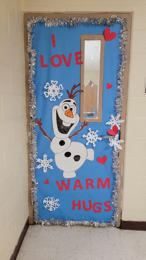 December Bulletin Board Ideas Preschool, Olaf Bulletin Board Ideas, Frozen Bulletin Board Ideas, Frozen Door Decorations For School, Olaf Door Decorations For School, Easy Winter Door Decorations For School, Bulletin Board Ideas December, Olaf Door Decoration, Disney Christmas Bulletin Boards