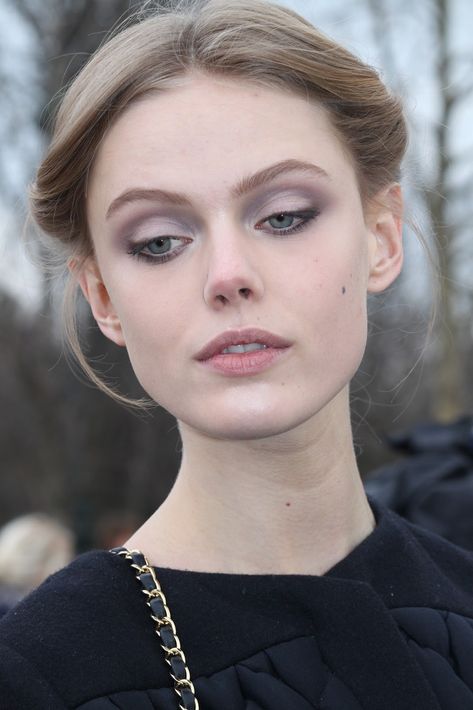 Supermodel Body, Paris March, Frida Gustavsson, True Summer, Summer Makeup Looks, Makeup Tut, Beauty Shots, Fair Skin, Face Hair