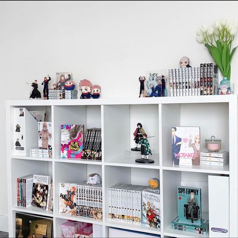 Manga Bookshelf, Manga Shelves, Manga Room, Manga Shelf, Anime Bedroom Ideas, Kawaii Decor, Writing Room, Cube Shelf, Army Room