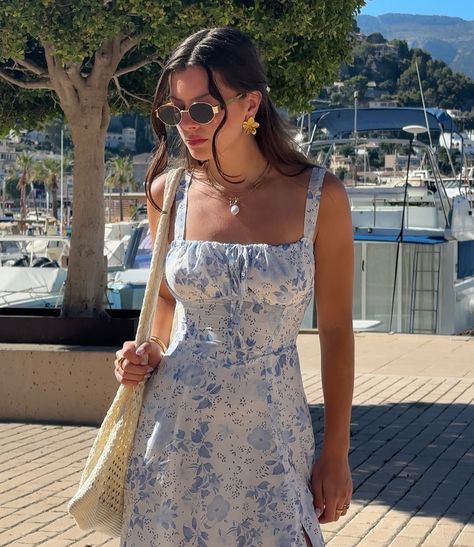 a day in soller 🦋🤍✨ • • • #eurosummer #eurosummeroutfits #mallorcarecs #summeroutfitinspo #discoverunder20k #pinterestgirl #mallorcaoutfit #summermididress Euro summer, euro summer outfit inspo, Mallorca summer, mallorca outfits, spanish fashion, pinterest aesthetic, mallorca itinerary, Soller, port de soller, travel content creator, summer outfit ideas, pinterest outfits, floral midi dress, floral summer dresses Spanish Summer Outfits, Mallorca Itinerary, Euro Summer Outfit, Mallorca Summer, Floral Summer Dresses, Spanish Summer, Port De Soller, Outfits Floral, Spanish Mediterranean