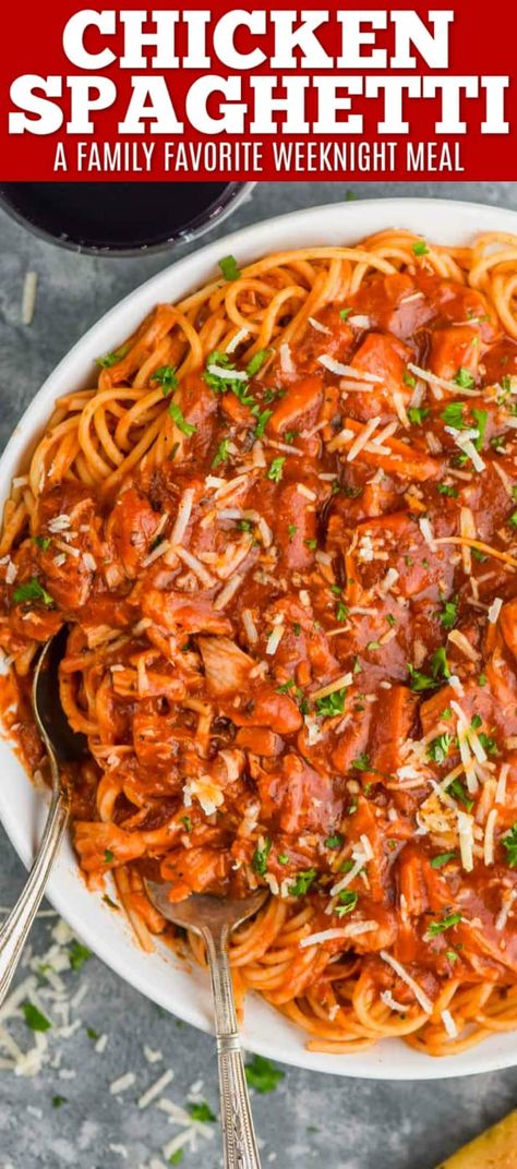 This Chicken Spaghetti Recipe is a delicious red sauce, complimented perfectly with chicken and served over spaghetti - a family favorite! Chicken Spaghetti Red Sauce, Spaghetti Red Sauce, Chicken With Red Sauce, Speggetti Recipes, Spaghetti Red, Chicken With Spaghetti Sauce, Easy Chicken Spaghetti Recipe, Spaghetti Sauces, Healthy Chicken Spaghetti