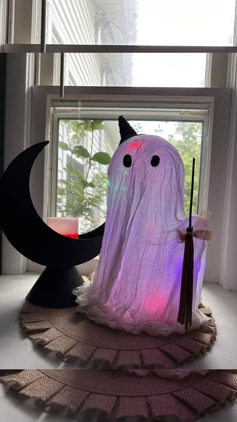 Mod Podge Ghosts, Ghost Tutorial, Cheesecloth Ghost, Fabric Stiffener, Ghost Light, Handmade Candy, Diy Light, Paint Black, Glue Tape