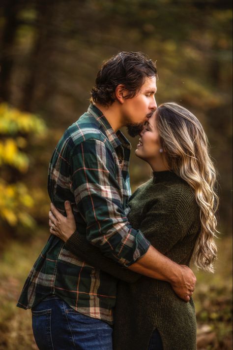 Husband And Wife Photoshoot, Wife Photoshoot, Cotton Field Photography, Fall Engagement Pictures, Engagement Picture Outfits, Couple Engagement Pictures, Anniversary Pictures, Winter Photoshoot, Couples Vibe