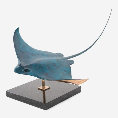 Contemporary bronze sculpture with amazing patternation. Ceramic Stingray, Stingray Sculpture, Nautical Sculpture, Table Statue, Fish Statue, Lost Wax Jewelry, Sea Sculpture, Cardboard Sculpture, Trash Art