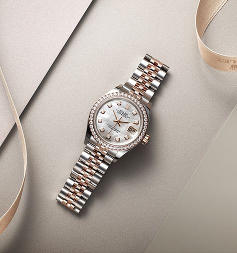 The refined dial of this Rolex Lady-Datejust 28 Rolesor is made out of white mother-of-pearl, with diamond indices in 18ct gold settings, while the bezel in 18ct Everose gold is entirely set with diamonds. Designer Watches Women, Womens Designer Watches, Rolex Watches Women, Chanel Watch, Rolex Women, Swiss Army Watches, Watches Luxury, Watches Women, Expensive Watches