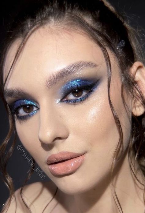 Blue Eye Makeup On Brown Eyes, Ethereal Makeup Blue, Midnights Era Makeup Ideas, Blue Makeup Inspiration, Holiday Makeup Looks 2023, Blue Metallic Makeup, Midnight Era Makeup, Blue Black Smokey Eye, Midnight Eras Tour Makeup