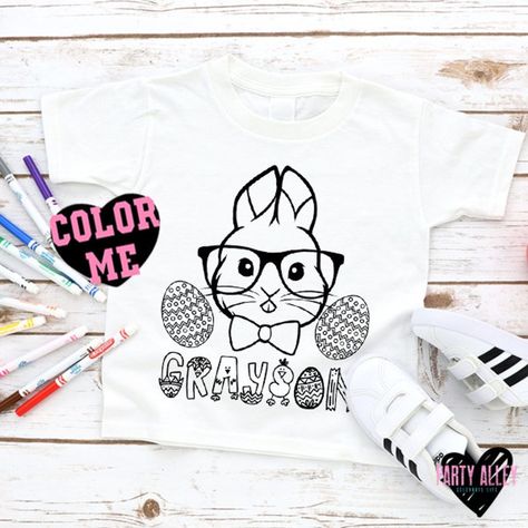 Get ready for Easter with these creative Easter shirt ideas. Our guide offers fun and festive DIY designs for the whole family. Easter Shirt Ideas, Easter Shirts For Boys, Baby Easter Outfit, Personalized Easter Gifts, Diy Designs, Easter Fashion, Easter Bunny Shirts, Easter Colouring, Cute Easter Bunny