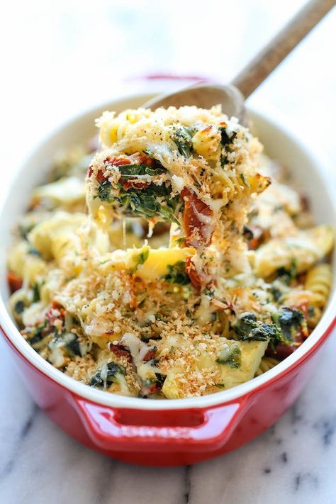 Chicken Florentine Artichoke Bake Artichoke Bake, Easy Weeknight Casseroles, Chicken Artichoke, Italian Casserole, Italian Baked Chicken, Pasta Casserole Recipes, Yummy Casserole Recipes, Chicken Florentine, Pot Dinners