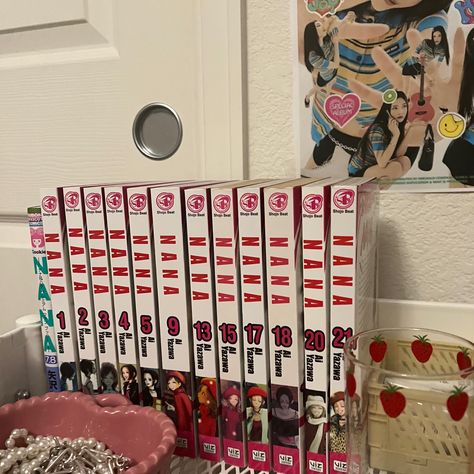 Nana Manga Collection, Nana Room Decor, Nana Bedroom, Nana Room, Otaku Room Aesthetic, Strawberry Room, Maximalism Room, Manga Shelf, Bookshelf Aesthetic