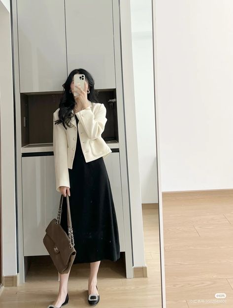 Eloquent Outfits, Korean Semi Formal Outfits For Women, Semi Formal Skirt Outfit, Semi Formal Outfits For Women, Short Semi Formal Dresses, White Skirt Outfits, Semi Formal Outfits, Lawyer Fashion, Classy Winter Outfits