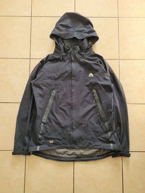 Nike ACG waterproof Gore-Tex light jacket Xl black Tech Jacket, Tech Wear, Nike Acg Jacket, Streetwear Men, Nike Acg, Men's Outerwear, Streetwear Men Outfits, Mens Outerwear, Light Jacket