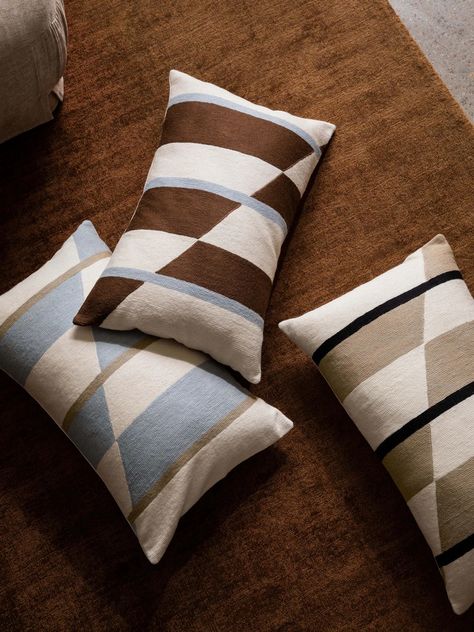 L&M Home | On Sale Reduced Luxury Homewares, Décor, Bed & Table Linen, Cushions and Towels Le Meridien, Linen Cushions, Pillow Ideas, Bed Table, Australian Homes, March 25, Table Linen, Store Fronts, Soft Furnishings