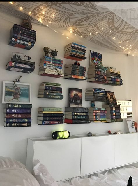 Hanging Bookshelves, Bookshelf Aesthetic, Floating Books, Bookshelf Inspiration, Floating Bookshelf, Bookshelves In Bedroom, Floating Bookshelves, Fantasy Stuff, Home Library Design