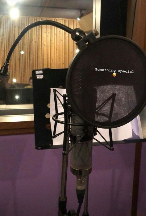 Dubbing Studio Aesthetic, Music Group Aesthetic, Studio Aesthetic Music, Singer Life Aesthetic, Music Career Aesthetic, Dubbing Studio, Become A Singer, Music Studio Aesthetic, Singer Life