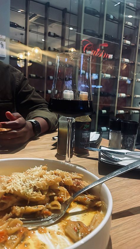 Late Night Food Snap, Restaurant With Boyfriend, Date Night Snap, Food Astethic, Dinner With Boyfriend, Date Snap, Dinner Date Aesthetic, Comfort Eating, Random Snaps